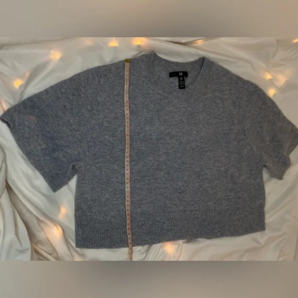 Banana Republic | 100% Cashmere | Light Gray Sweater - Picture 7 of 15